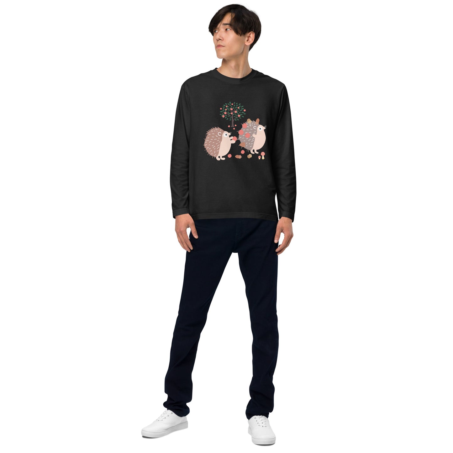つい森のおとしものを針に刺して集めちゃう、ハリネズミ長袖Tシャツ